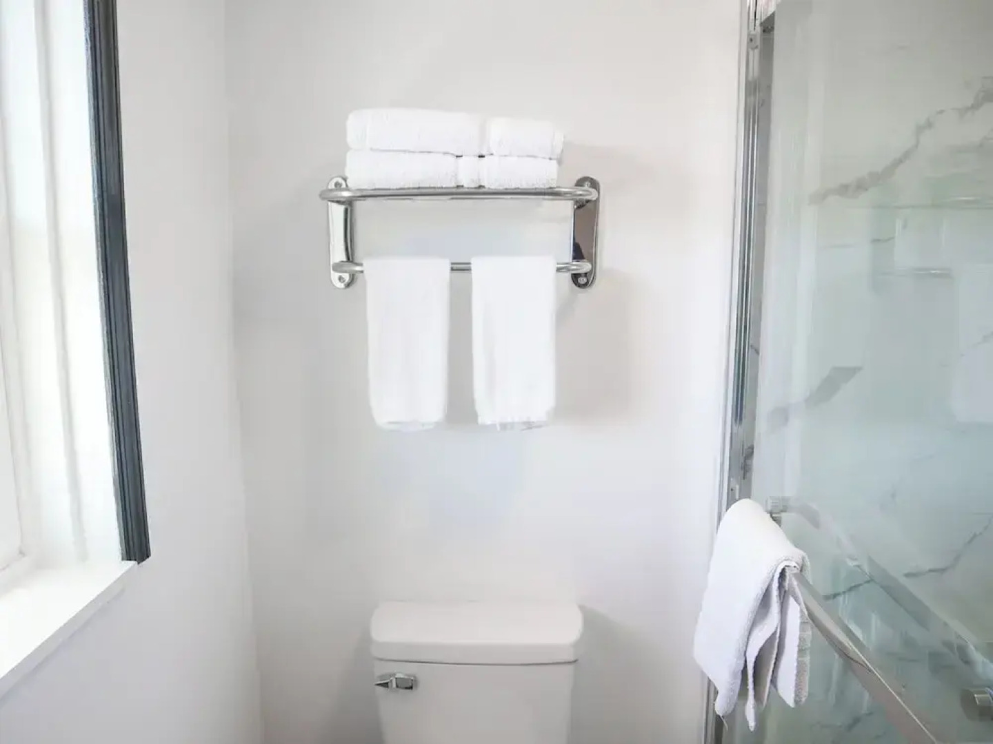 The Lancaster Motel By OYO Ronks near Paradise