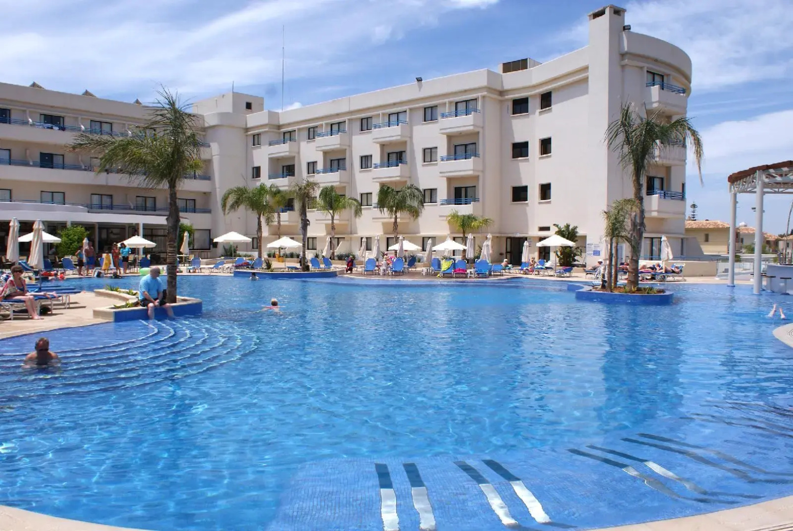 Brilliant Hotel Apartments