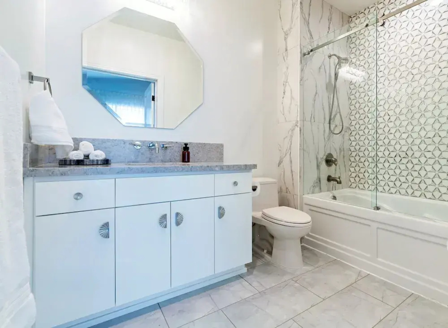 Rhapsody in View Boutique Hotel