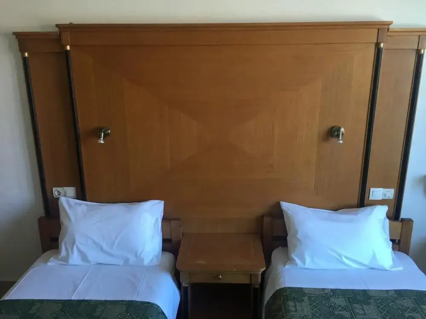 Diamond Beach Apts & Studios