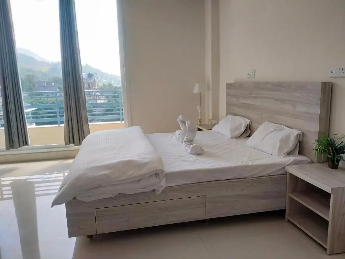 Luxury Low Cost Rooms Dharamsala Lift Wifi 5G