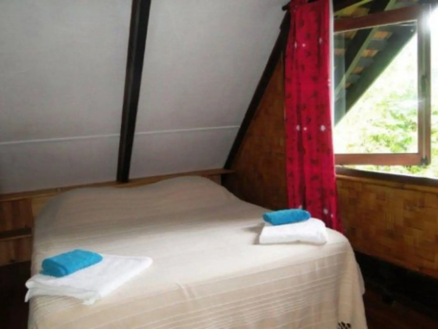 Linareva Moorea Beach Resort