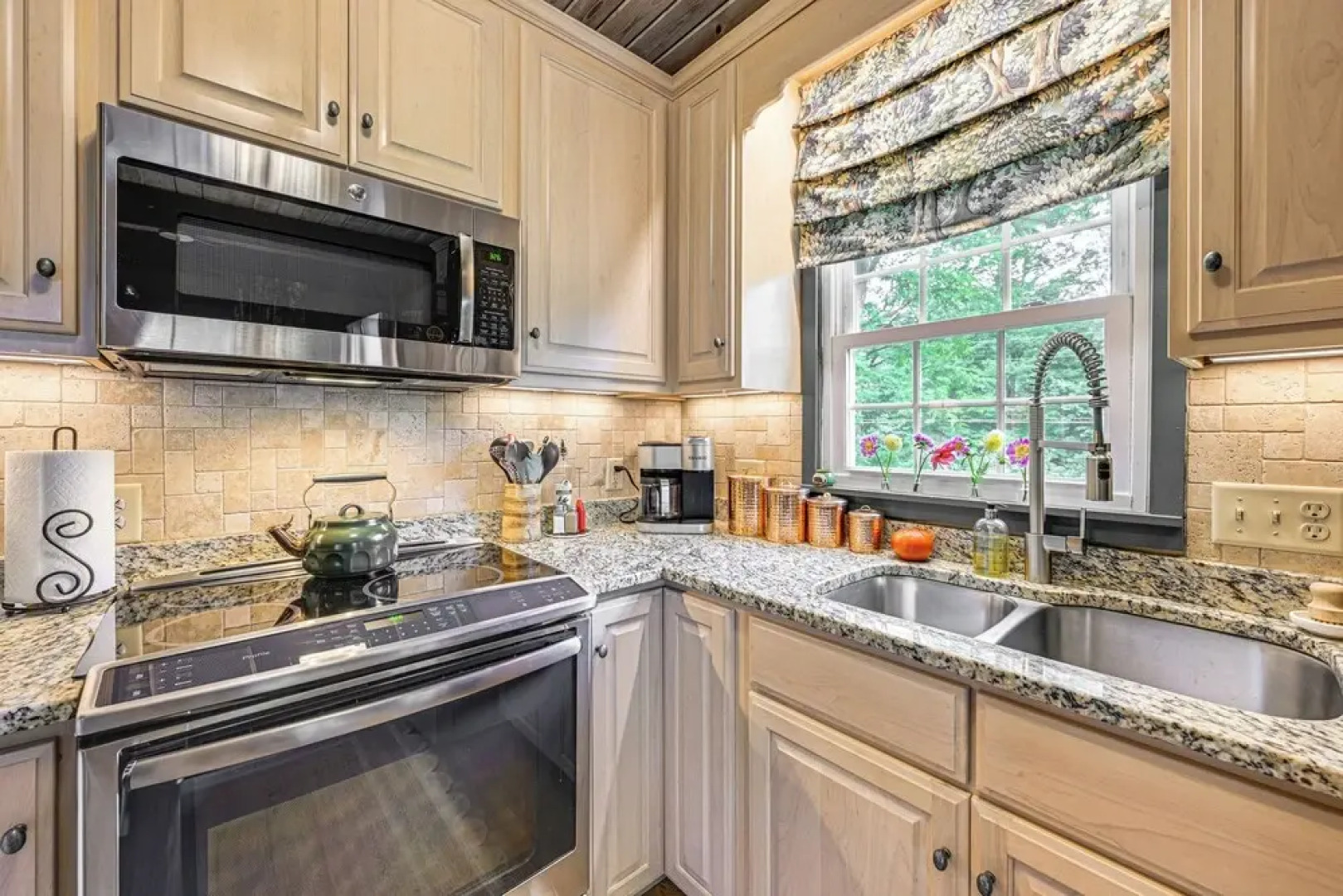 Enchanting Highlands Cottage w/ Pond & Waterfall