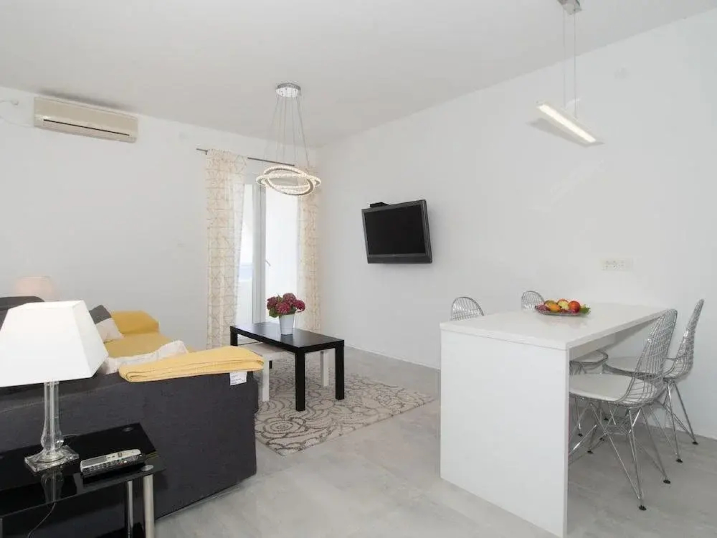 Villa Tamaris on the beach