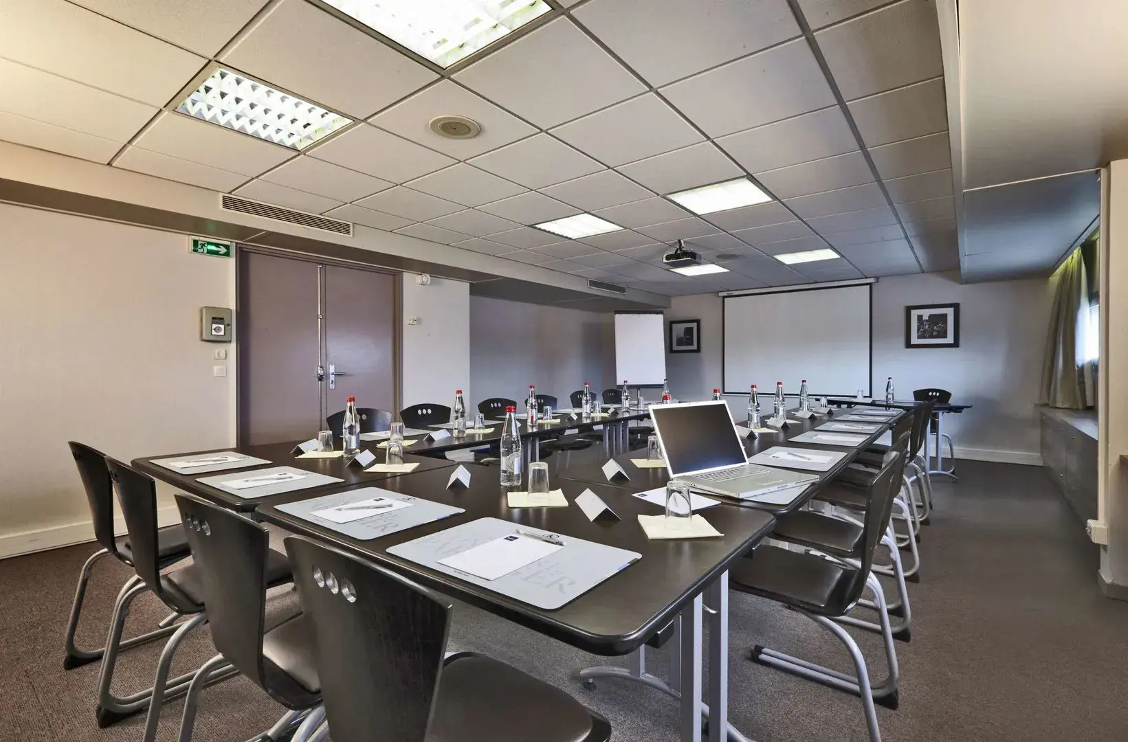 Hotel Campanile Le Bourget