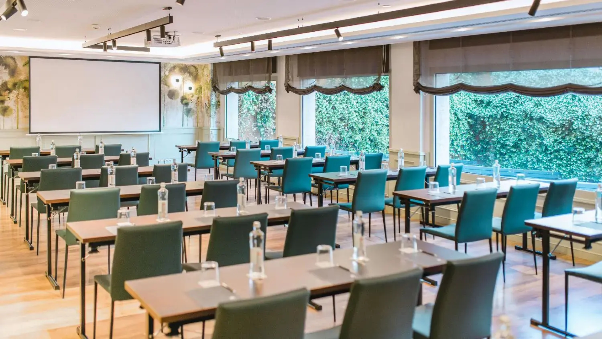 Gallery Hotel