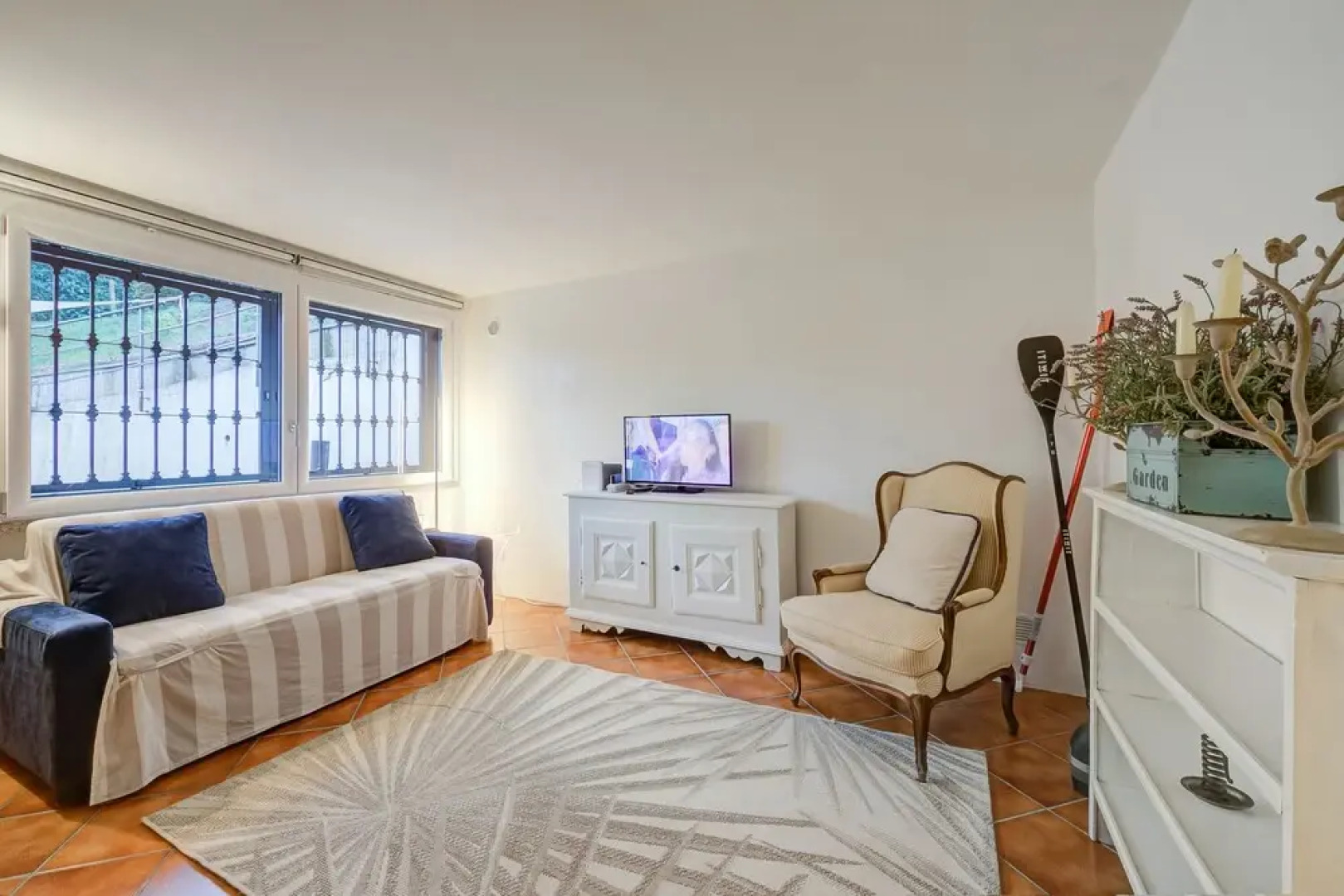 Red Door Apartment Private Terrace