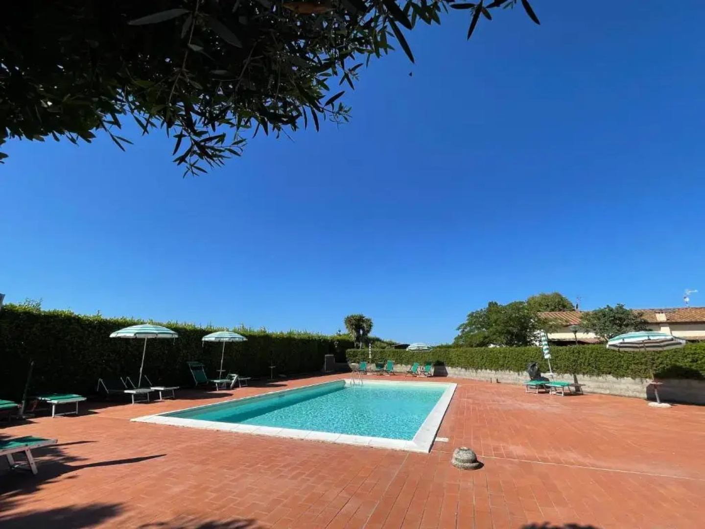 TOSCANA TOUR - small cottage with aircon, private terrace and garden - 2000m from the beach