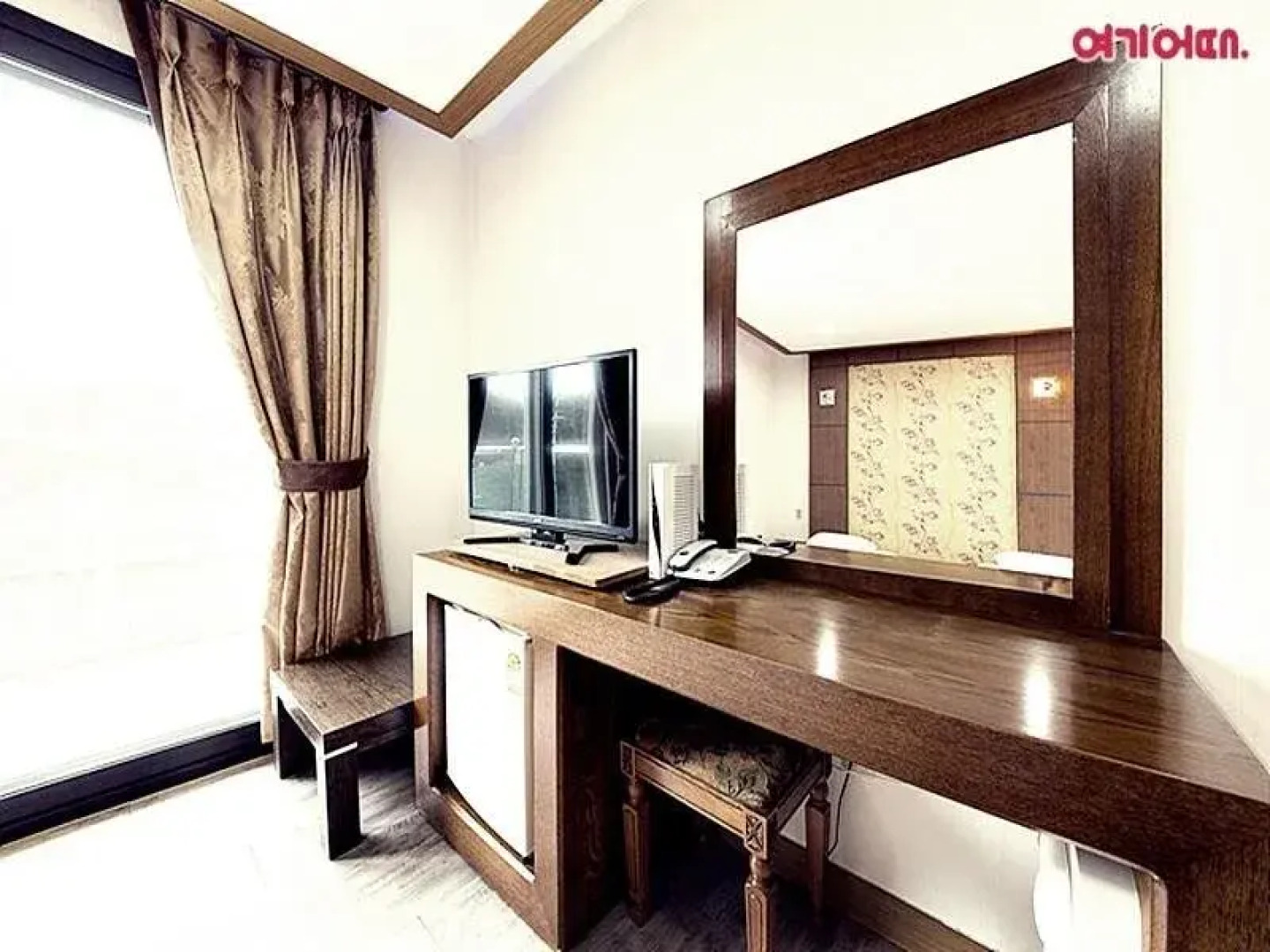 Four Season Beach Tourist Hotel