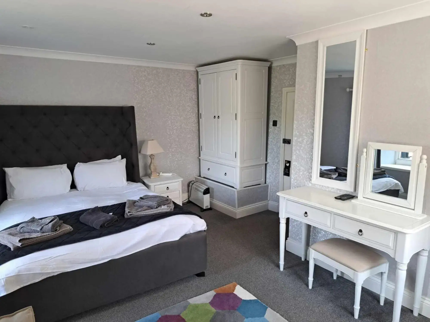 The Ilchester Arms Hotel