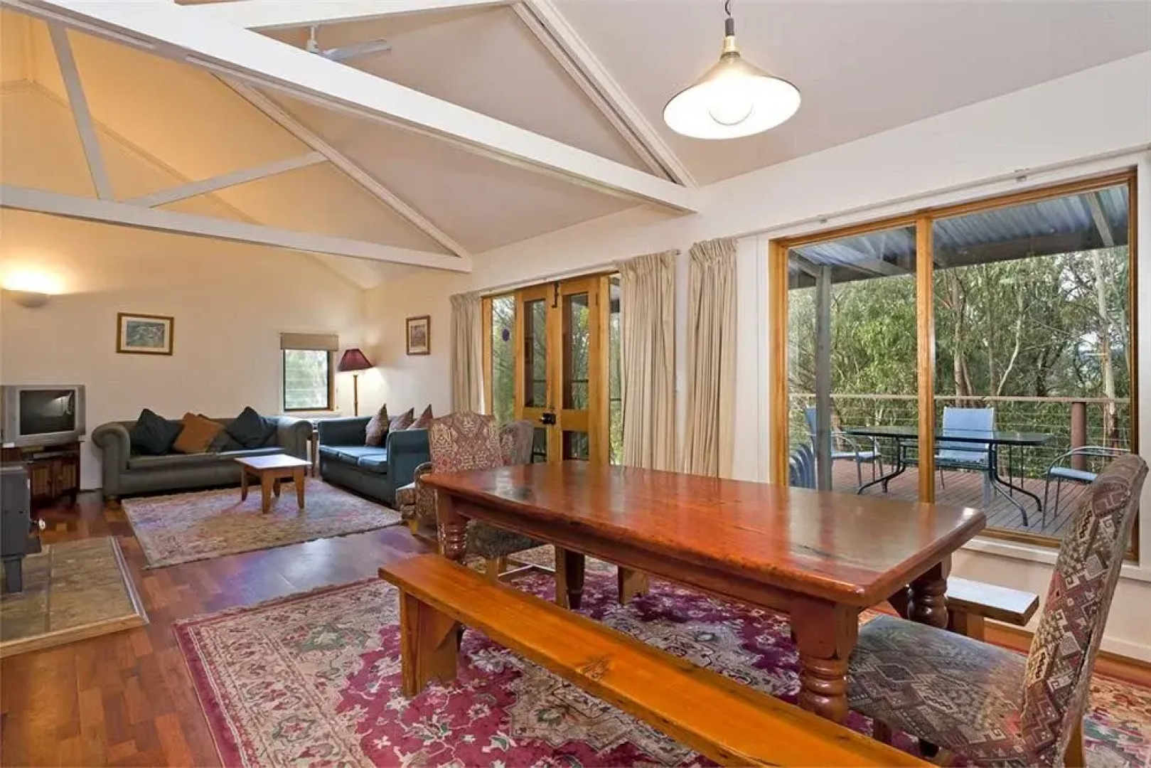 King Parrot Cottages