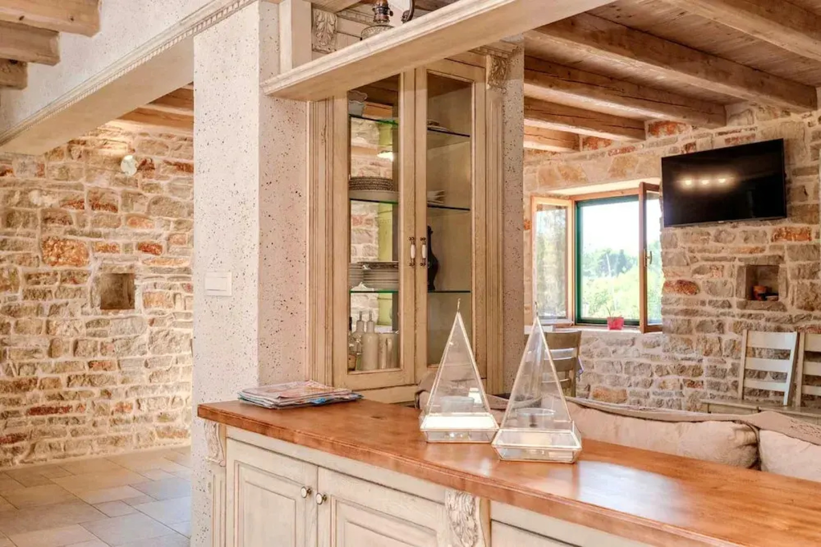 Villa With 5 Bedrooms in Stari Grad, With Private Pool, Enclosed Garden and Wifi Near the Beach