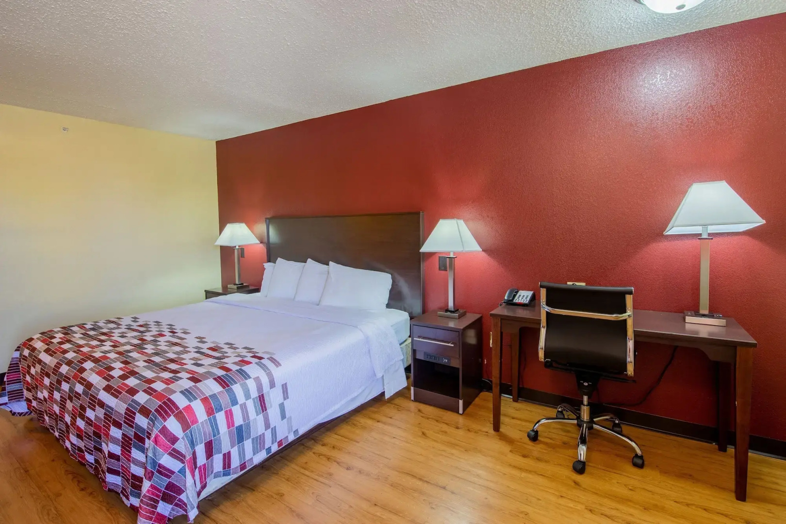 Red Roof Inn & Suites Indianapolis Airport