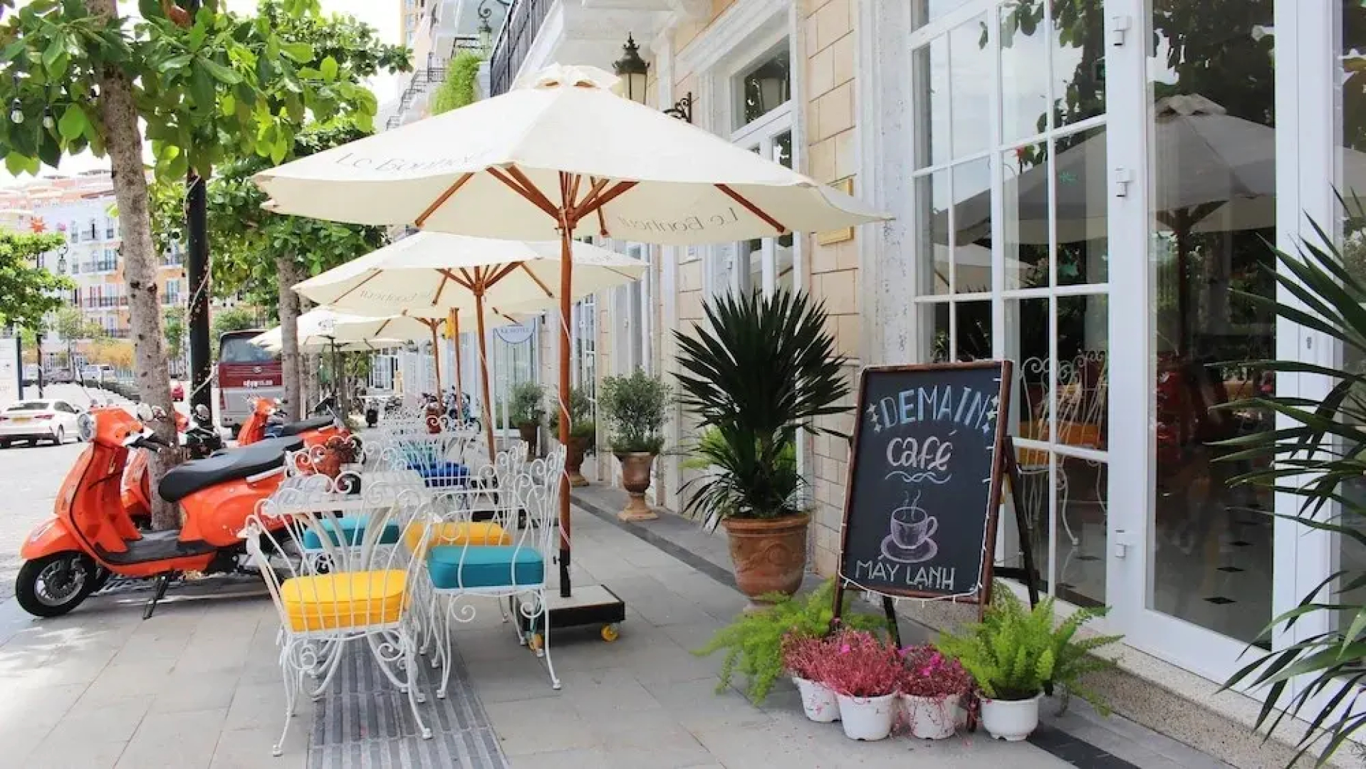Le Bonheur Hotel