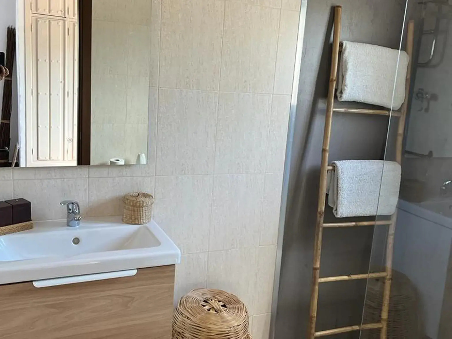 Mountain-view holiday home in Arenas with private pool