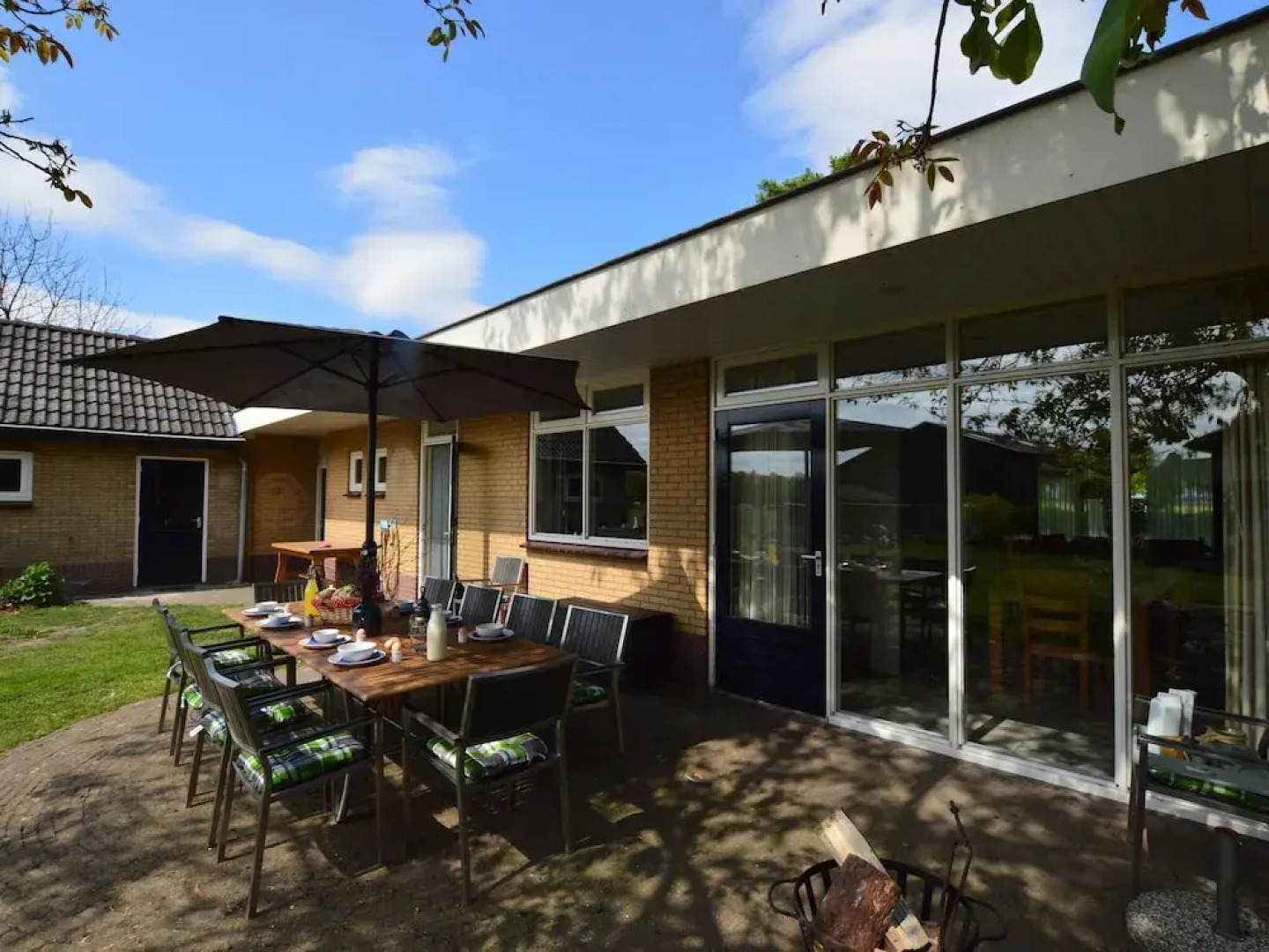 Beautiful Farmhouse in Baarschot near Forest