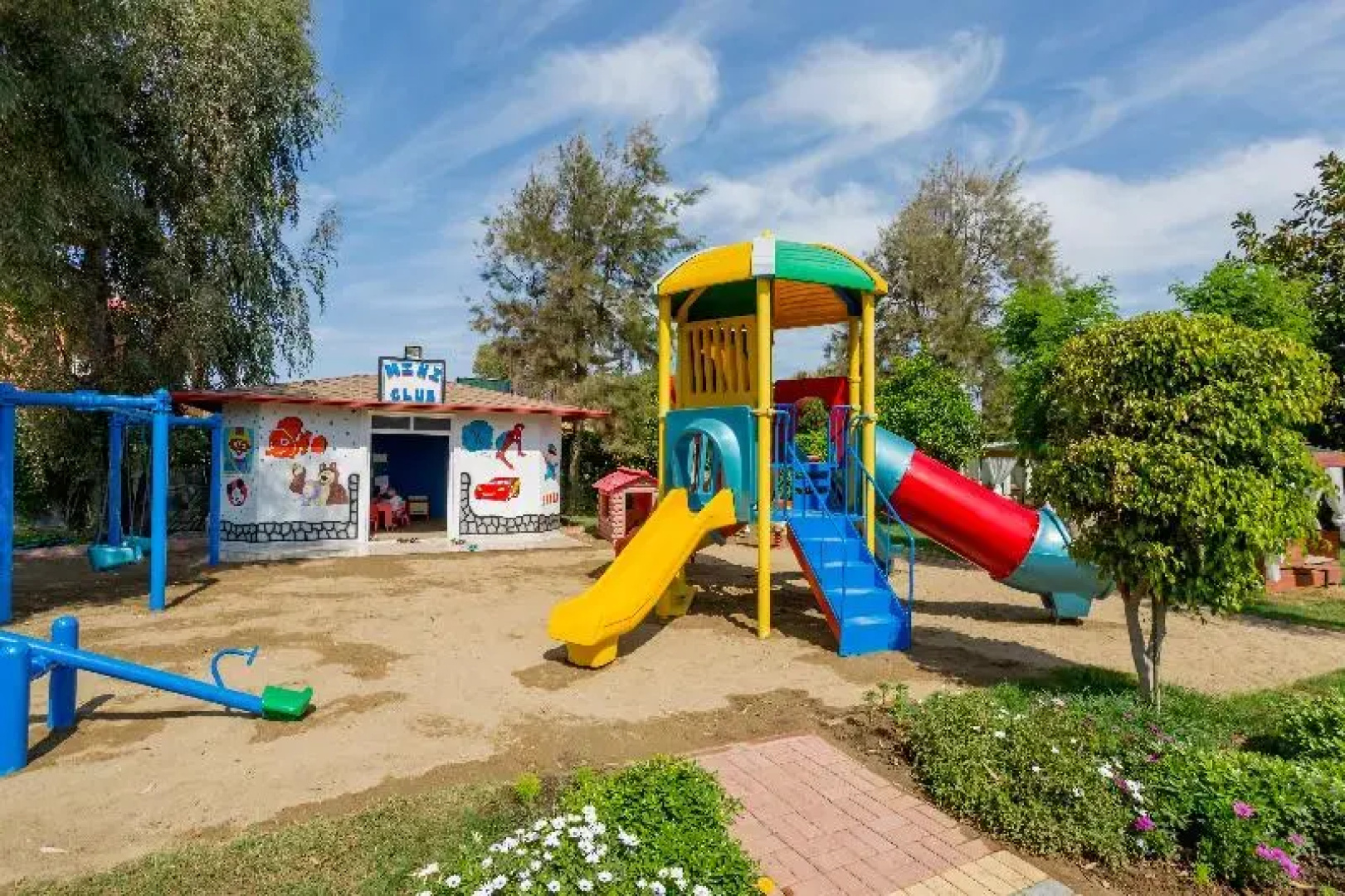 Senza Inova Beach Hotel
