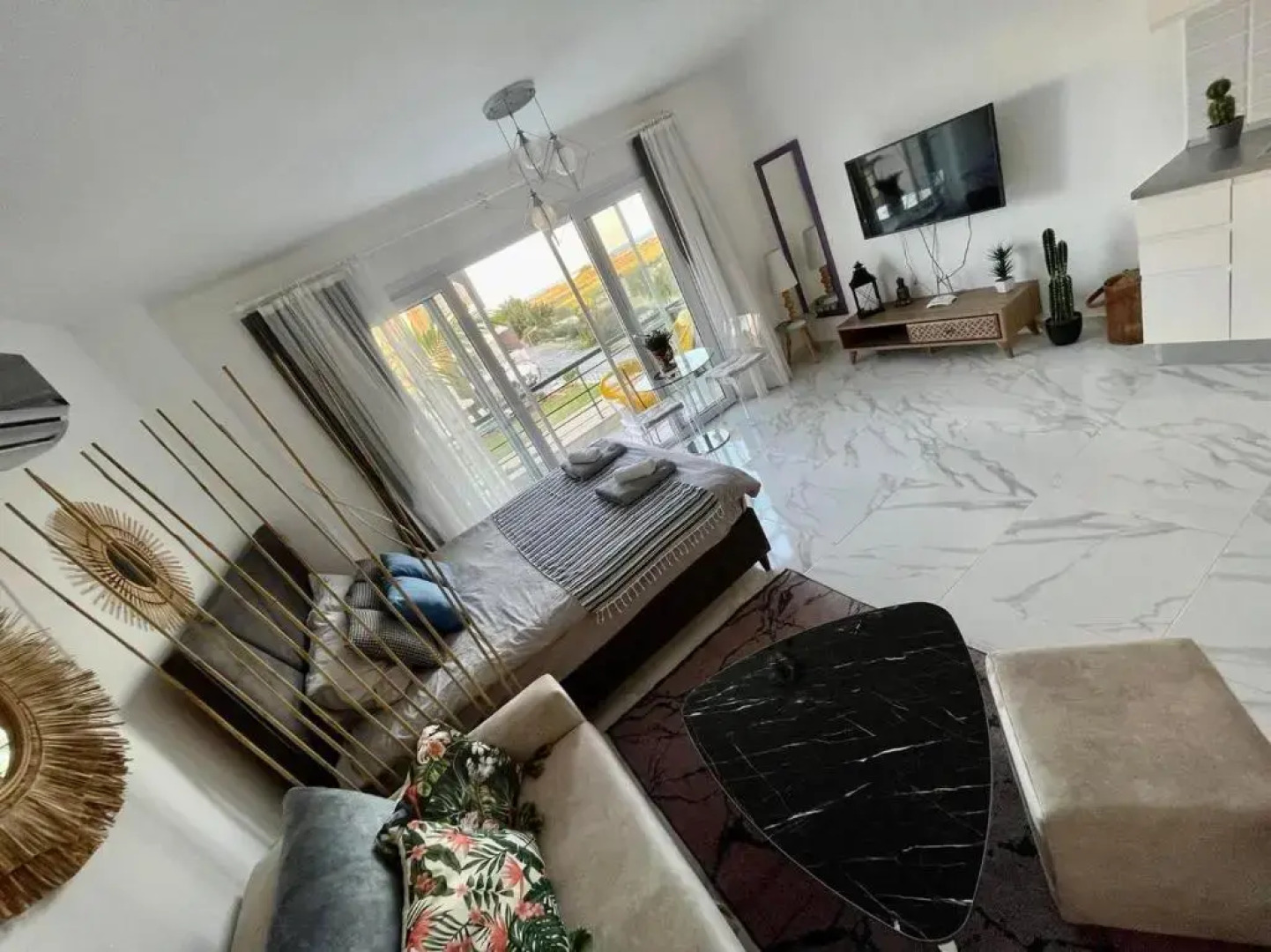 Relaxing Studio by the Sea