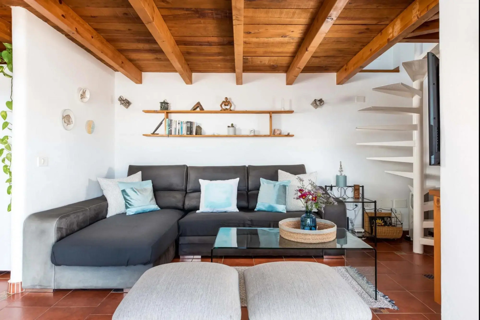 Luminous loft apartment next to the Atlantic Ocean