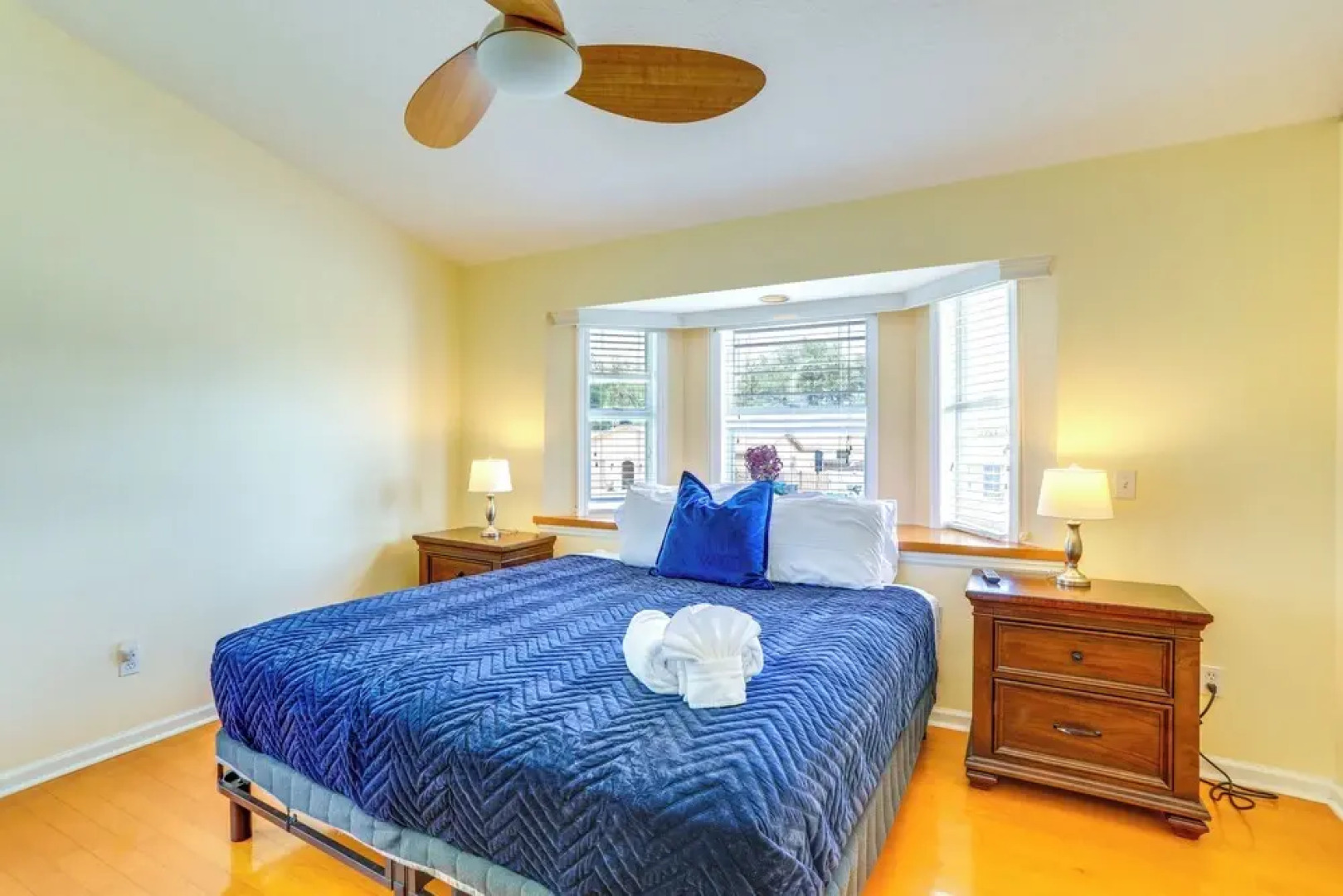 4 Mi to Beaches: Alluring Largo Hideaway!