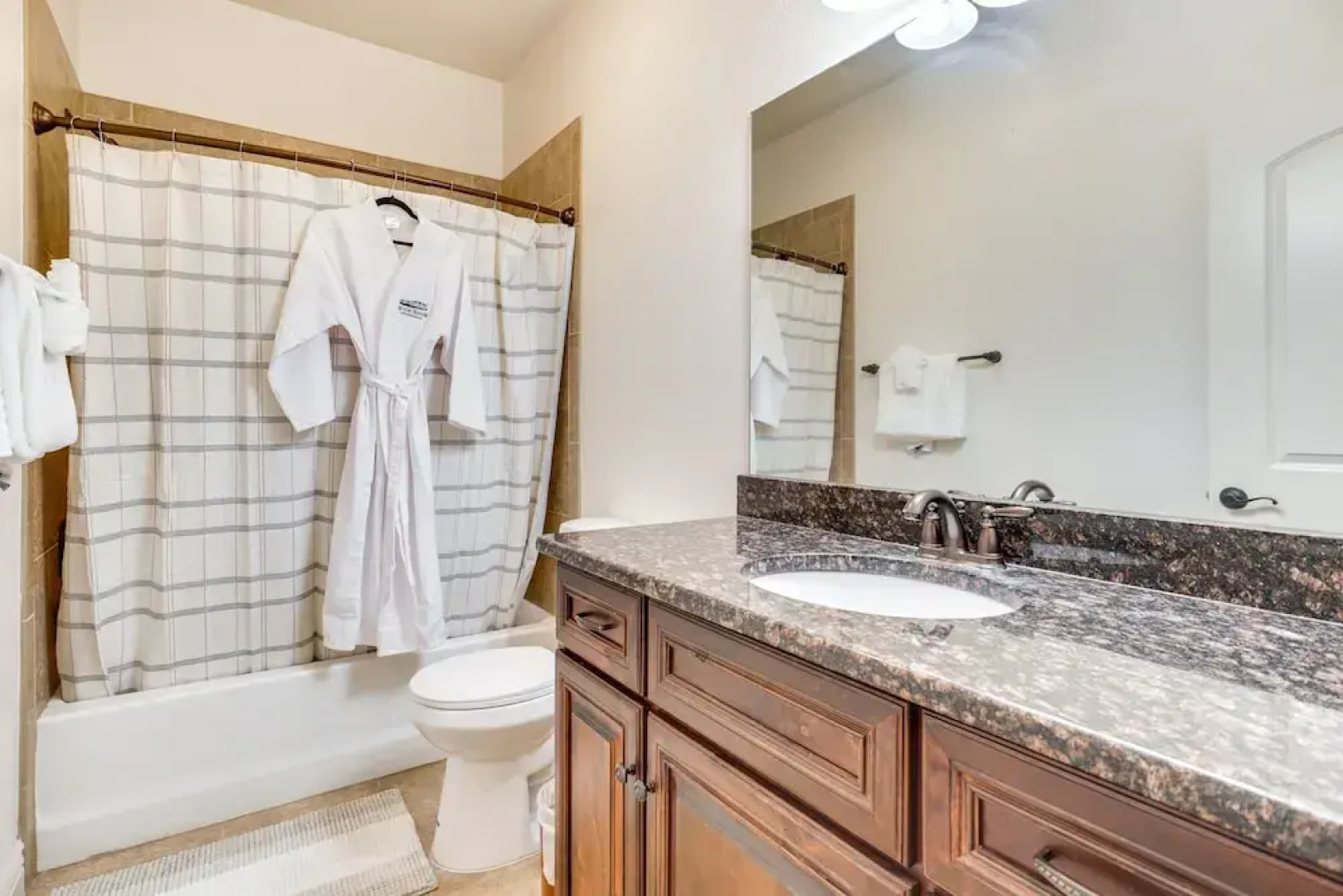 Golf-course View Resort Home in Lake of the Ozarks