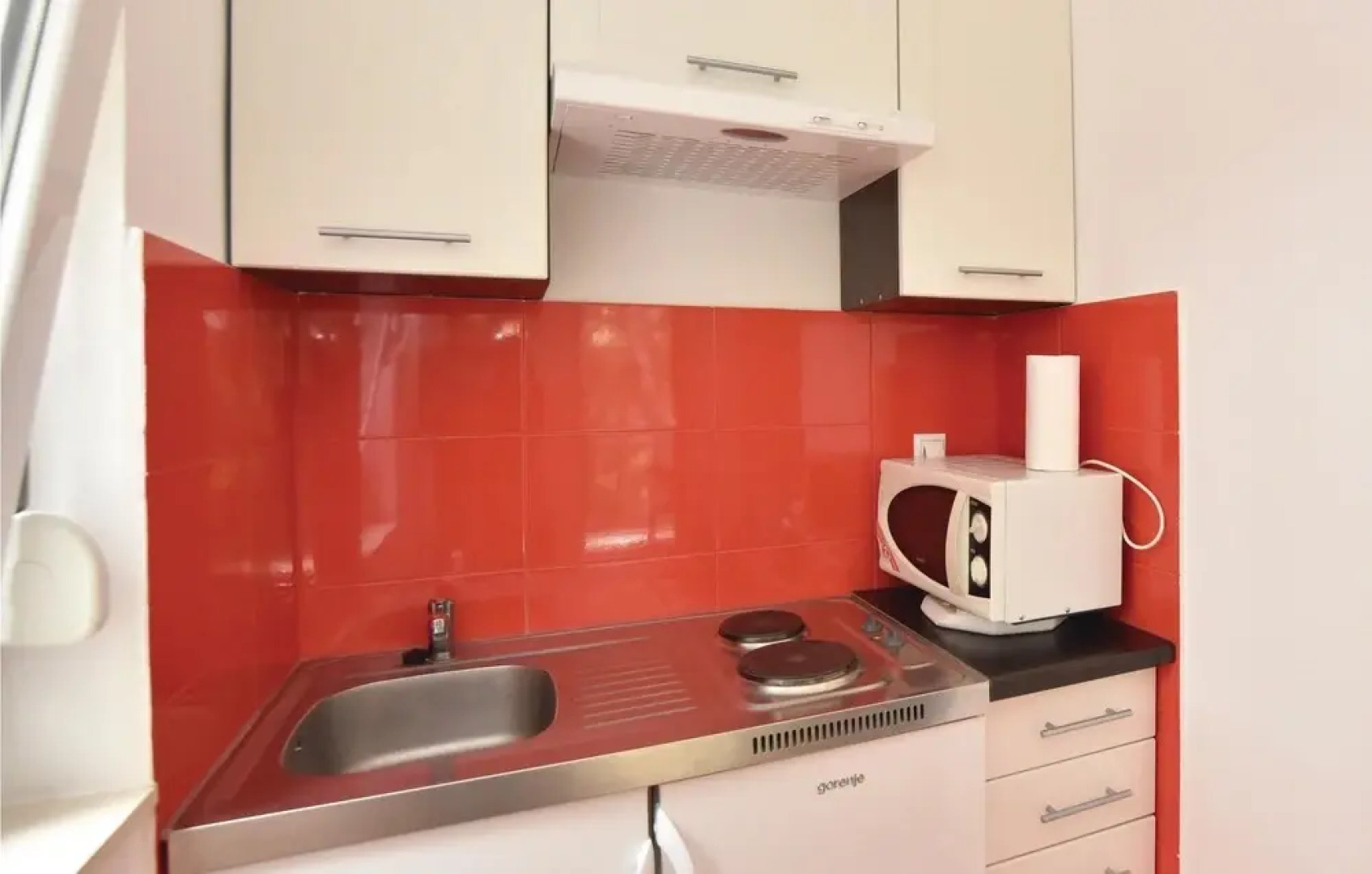 Awesome Home in Duce With Wifi and 9 Bedrooms