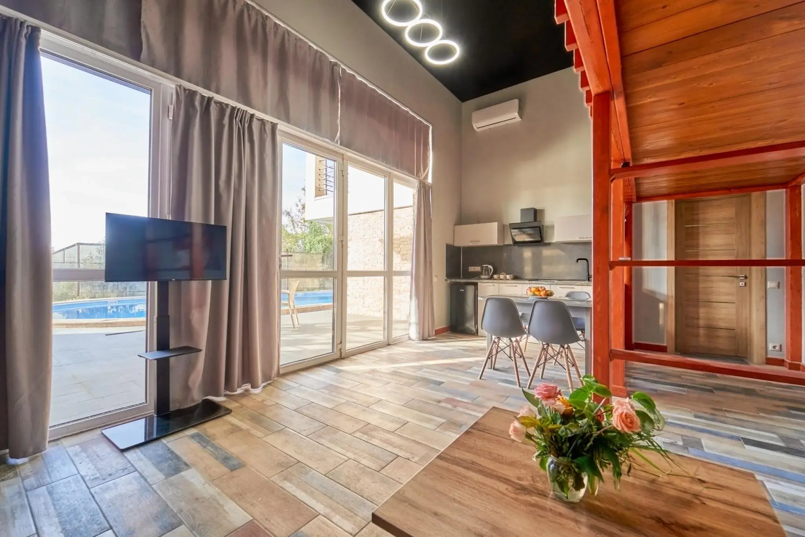 Апартаменты Вилла на Орбитовской