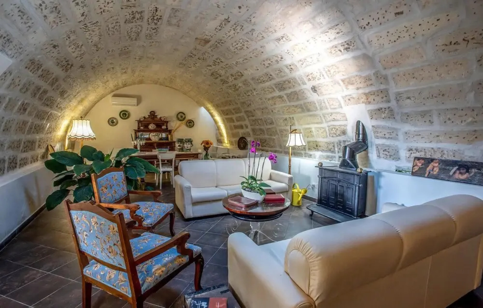 Amazing Home in Ragusa With Wifi, 4 Bedrooms and Outdoor Swimming Pool