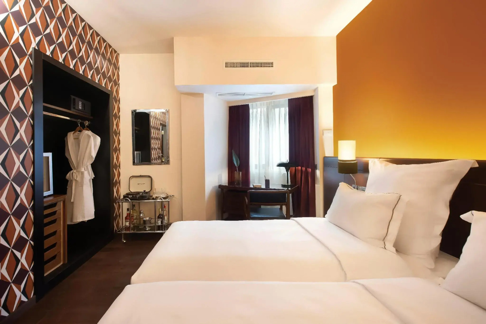 Отель Brown Acropol