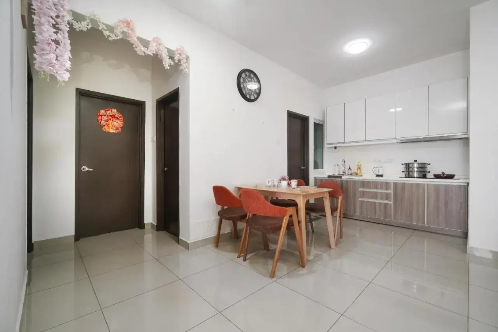 Lovely 2Br Majestic Condo 6 Pax Pool View