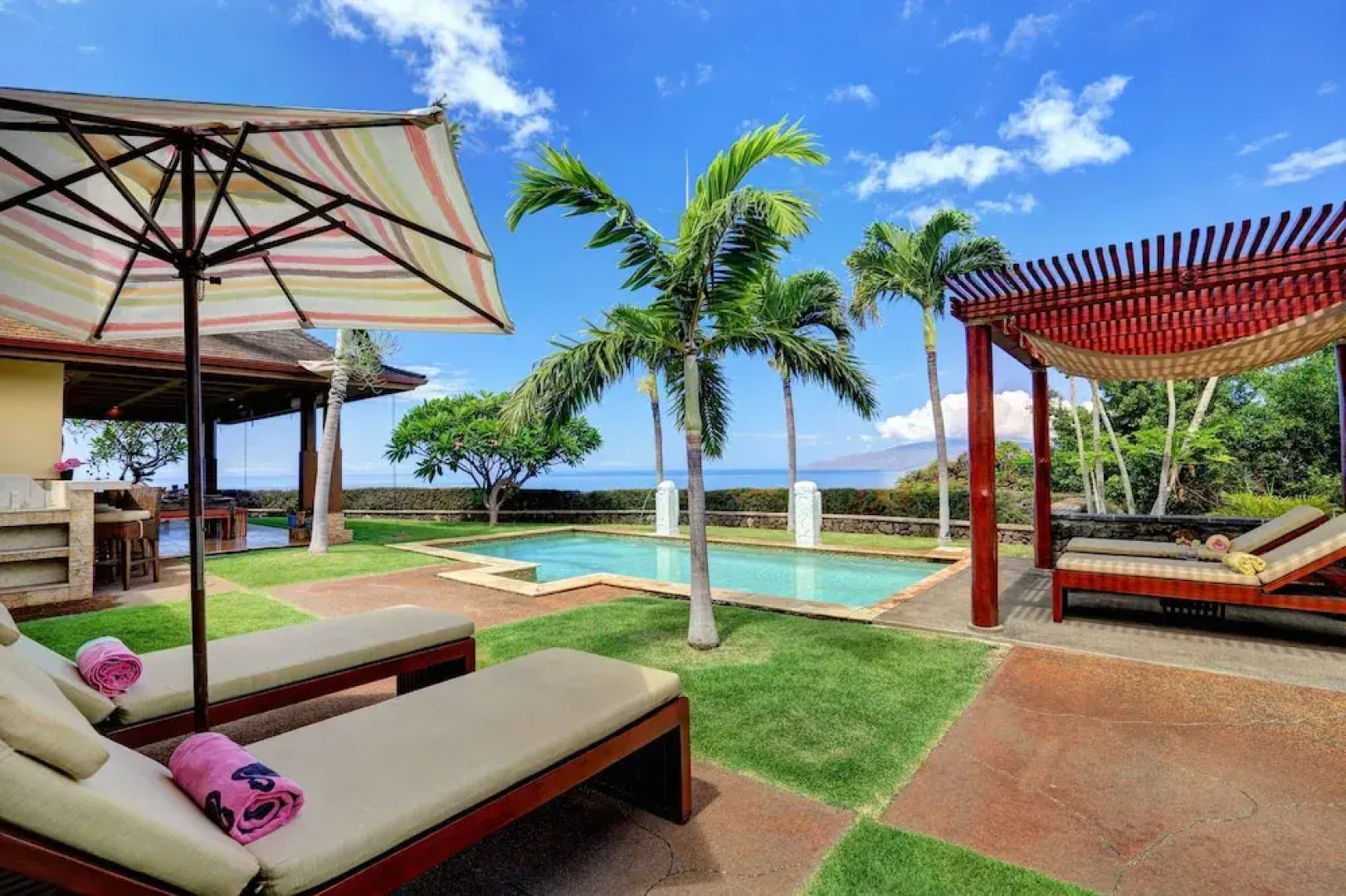 Aloha Spirit Maui 2 Bedroom Home by RedAwning