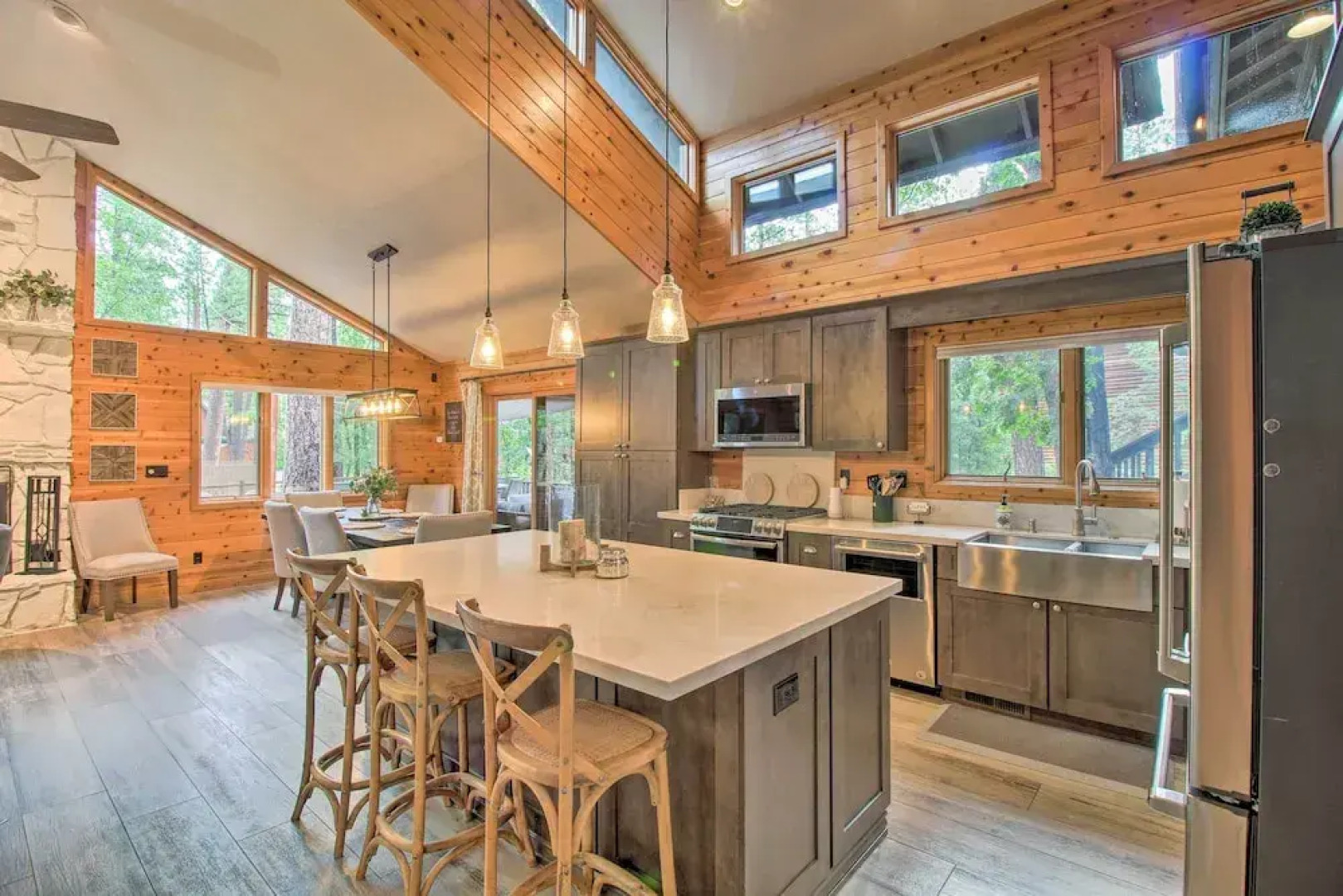 Chic Pinetop Retreat w/ Separate Apartment!