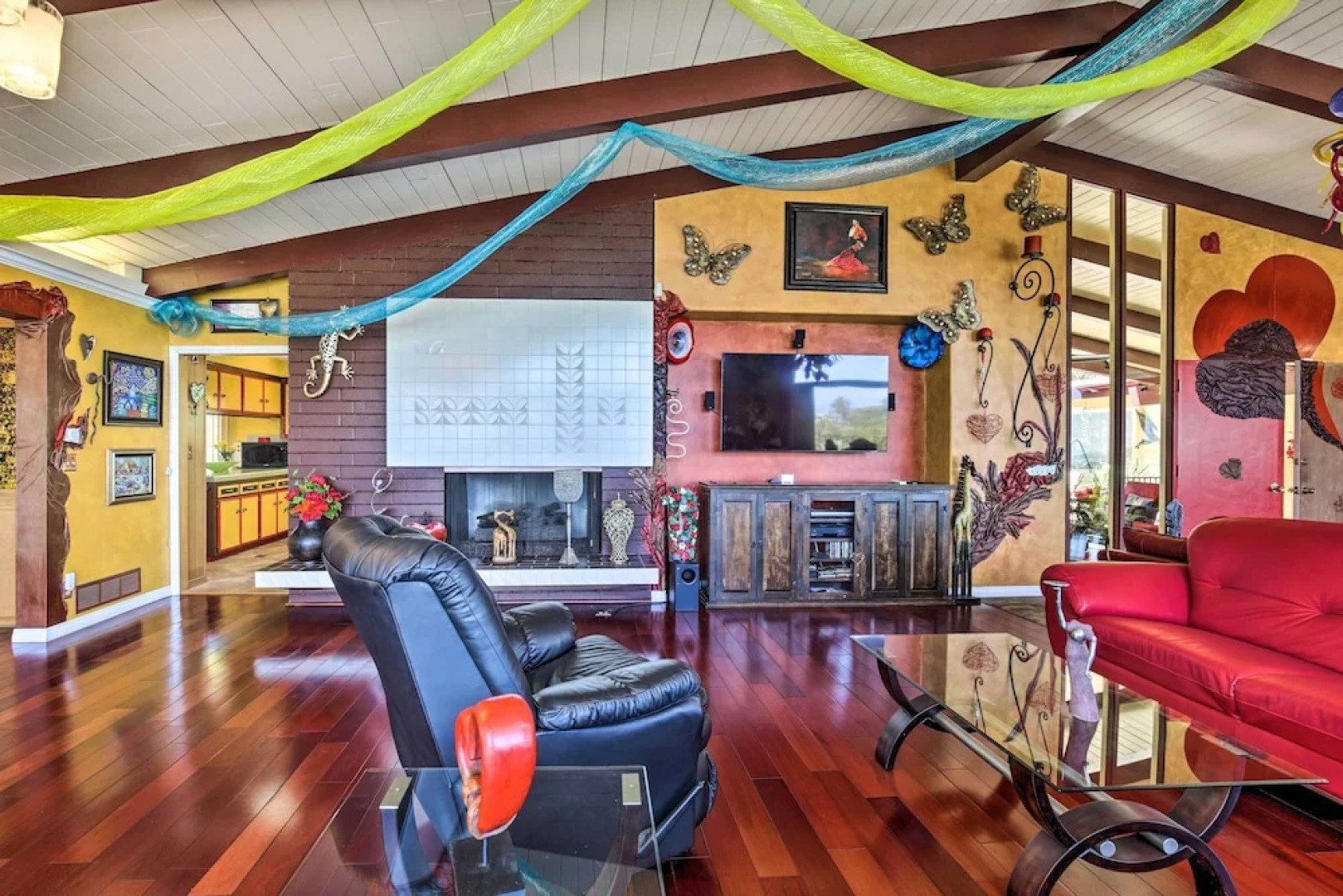 Colorful El Cajon Gem: Deck, Garden & Valley Views