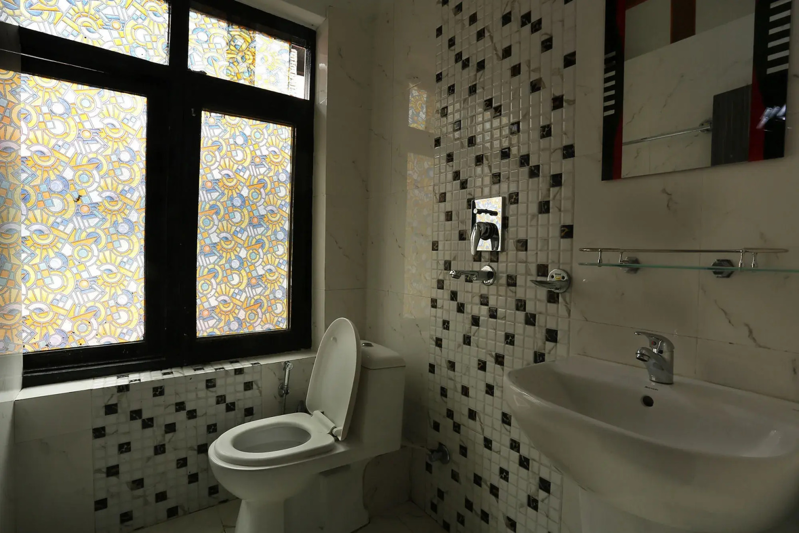 Shangri-la Boutique Hotel