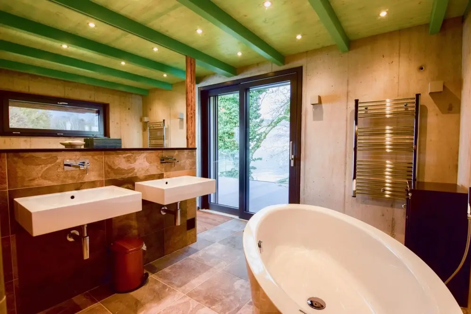 NEW 3BD Luxury Villa on the Geneva Lake