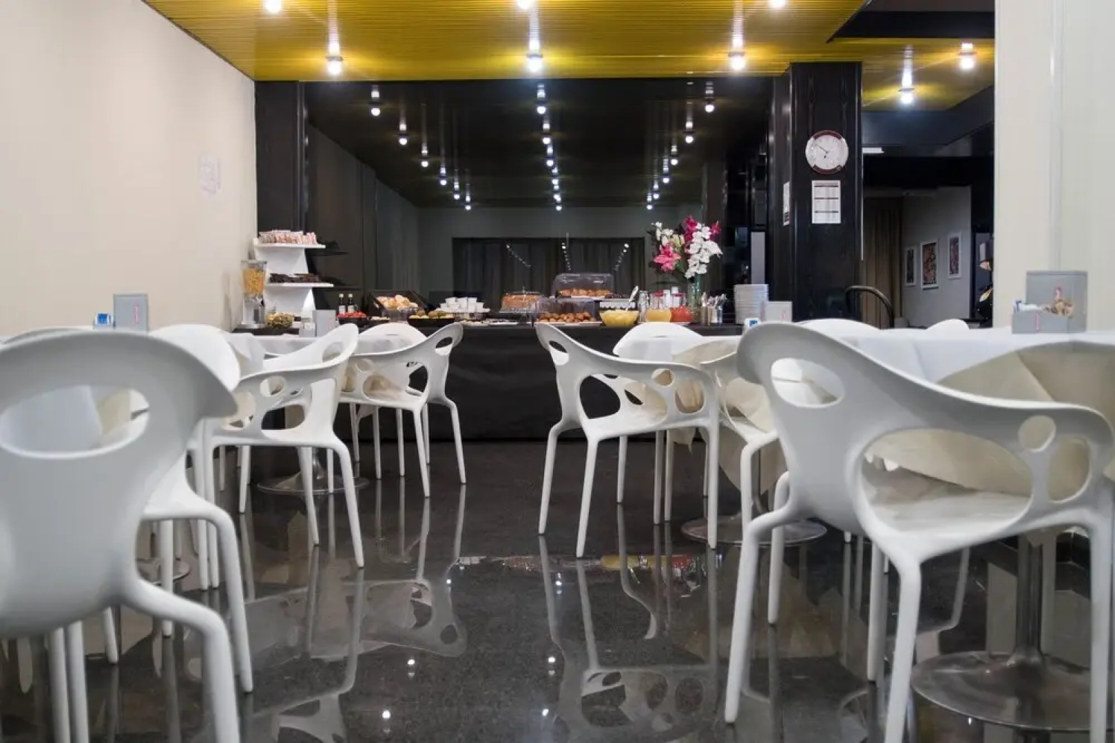 Hotel 7 Mari