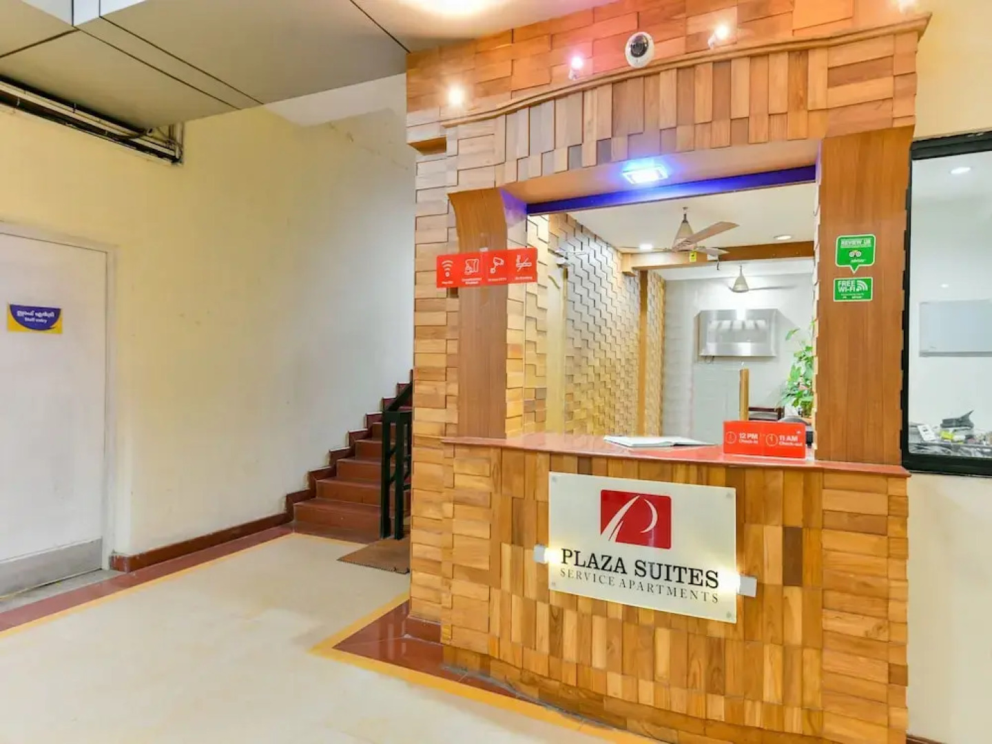 OYO 16663 Plaza Suites Hotel