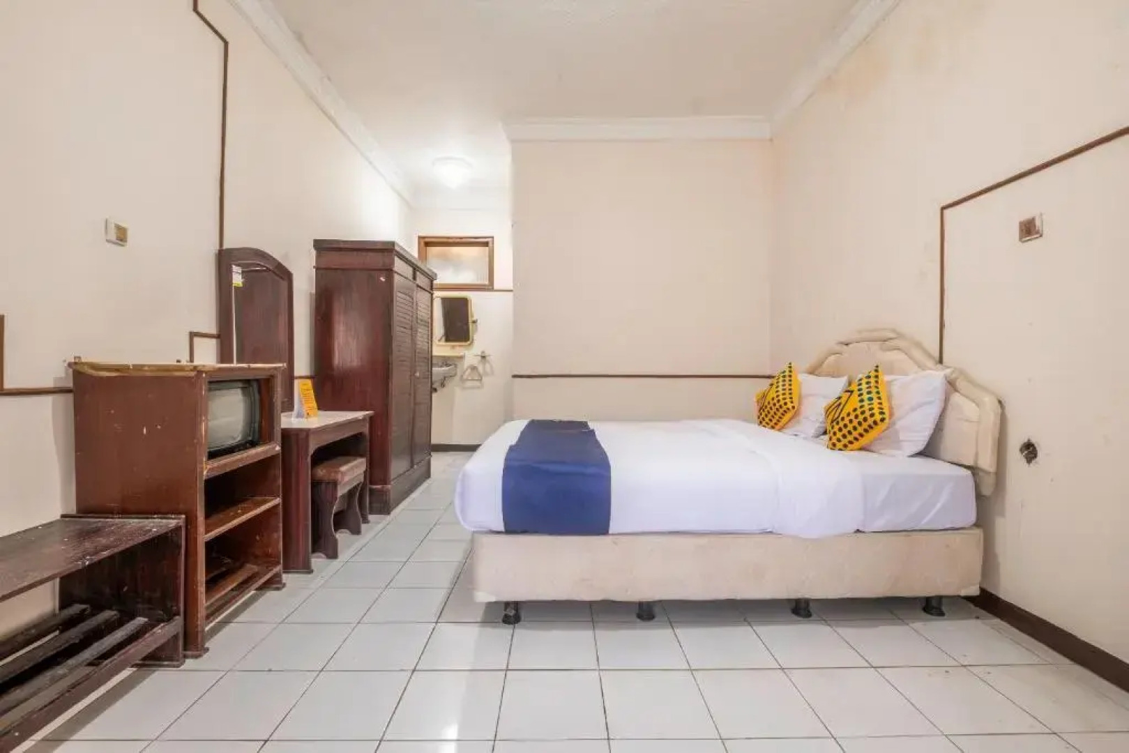 SPOT ON 2341 Hotel Padjajaran 2