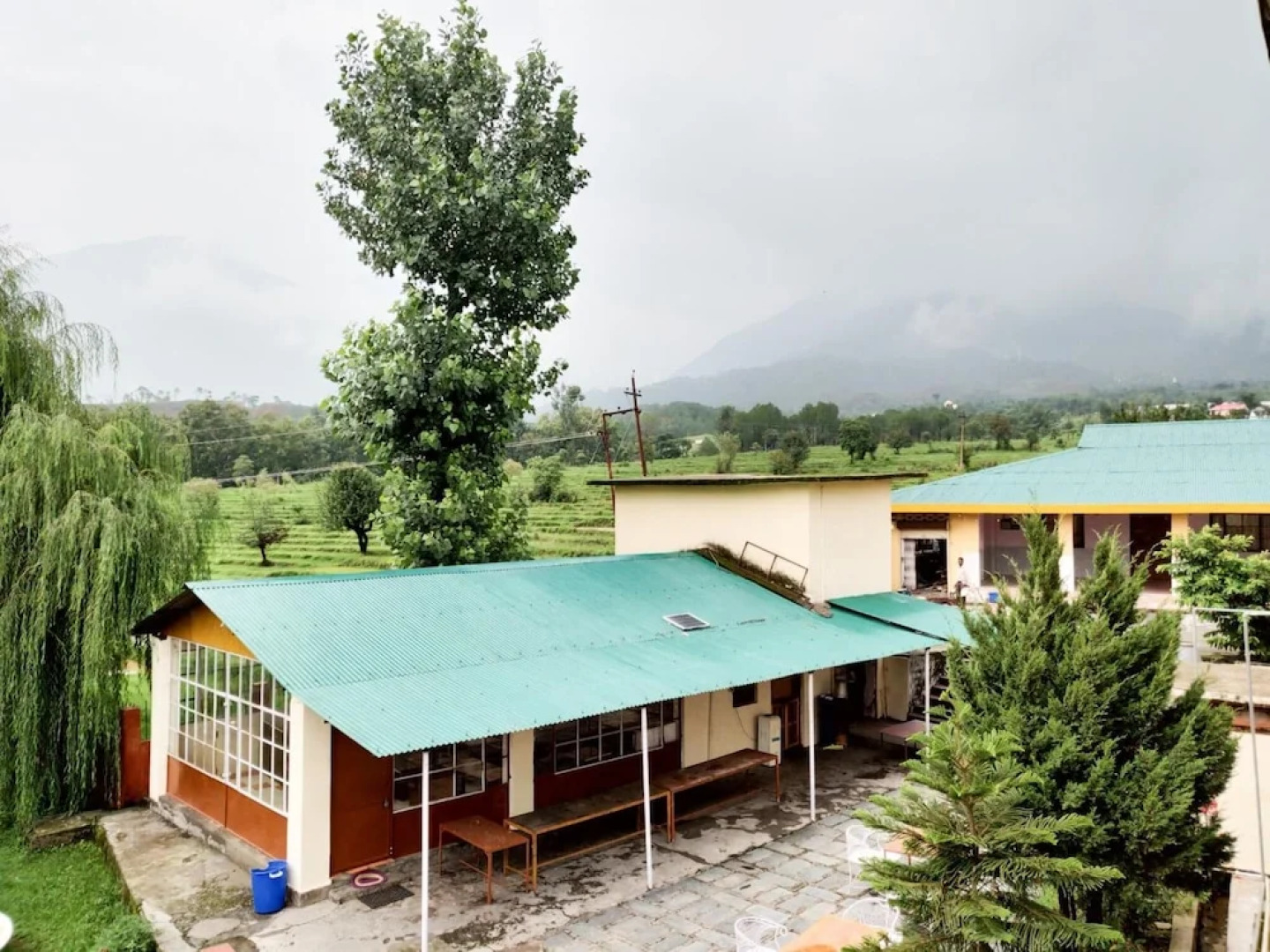 Pops Hotel and Restaurant