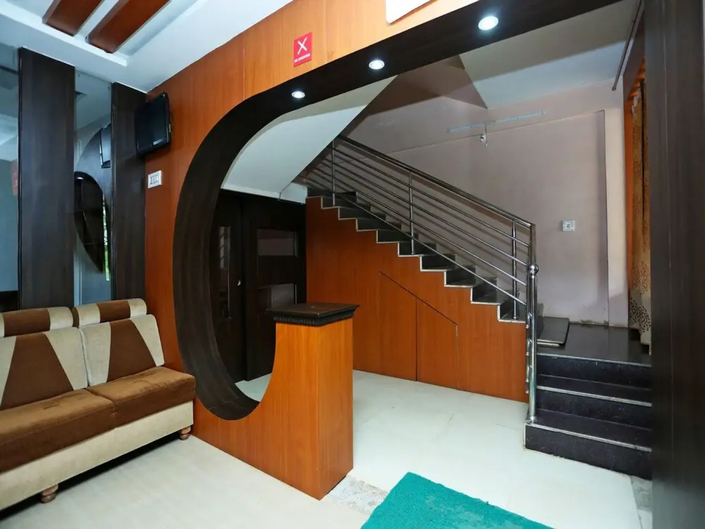 OYO 9262 Recluse Premiere Hotel