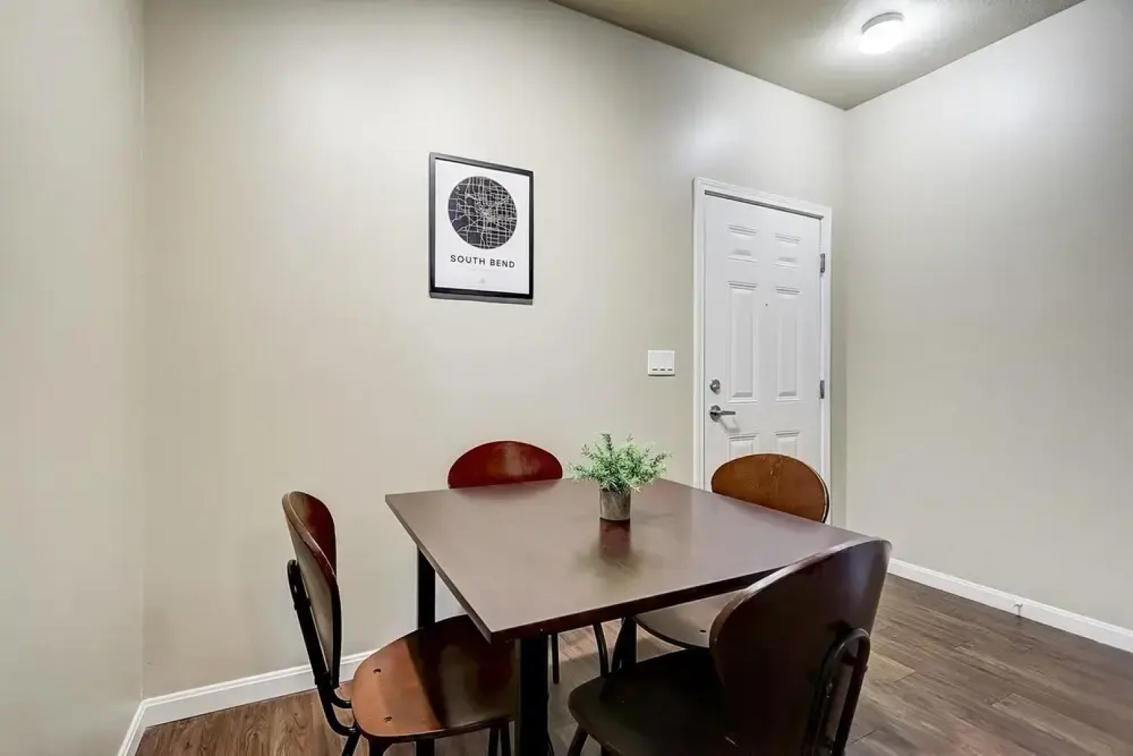 FRONTDESK University Edge Notre Dame Apts South Bend