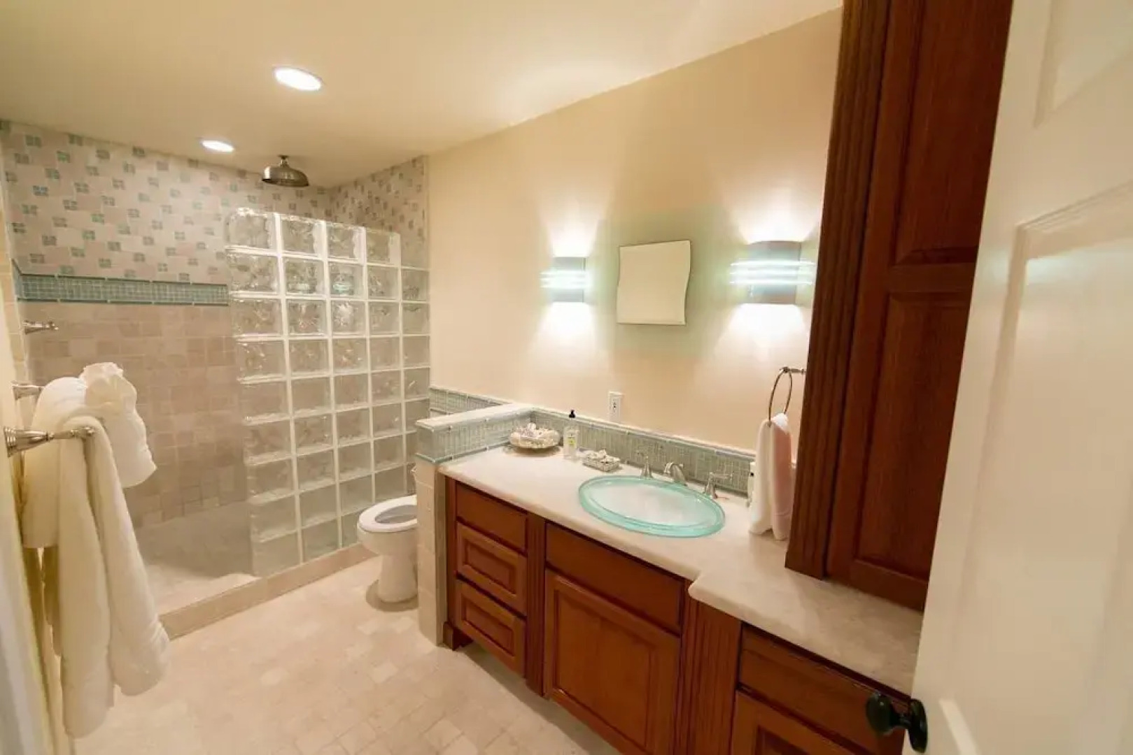 Luxurious Victorian Mansion on 200 Acre Estate