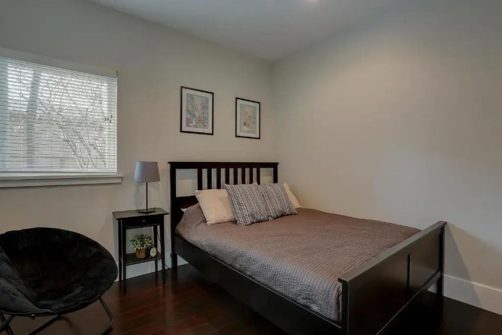 Surfsup!   *30 Day Minimum 3 Bedroom Home by RedAwning