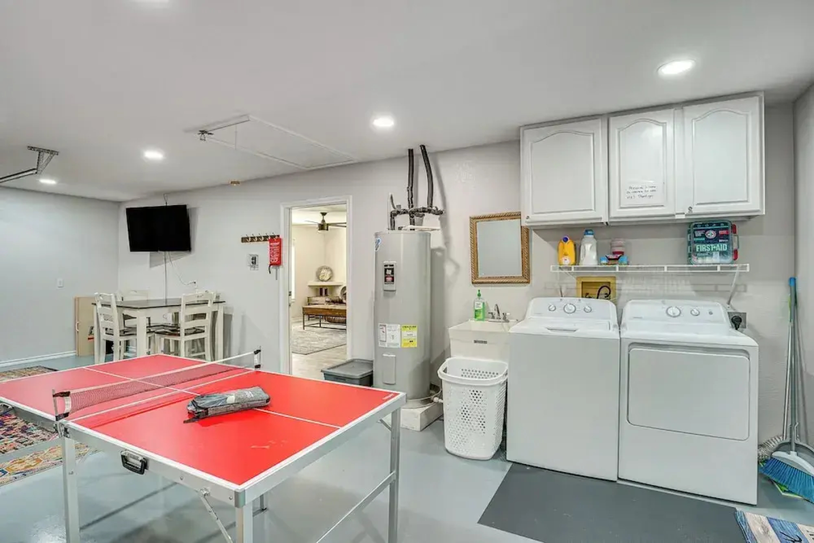 Granbury Cottage, Steps to Lake & Dock!