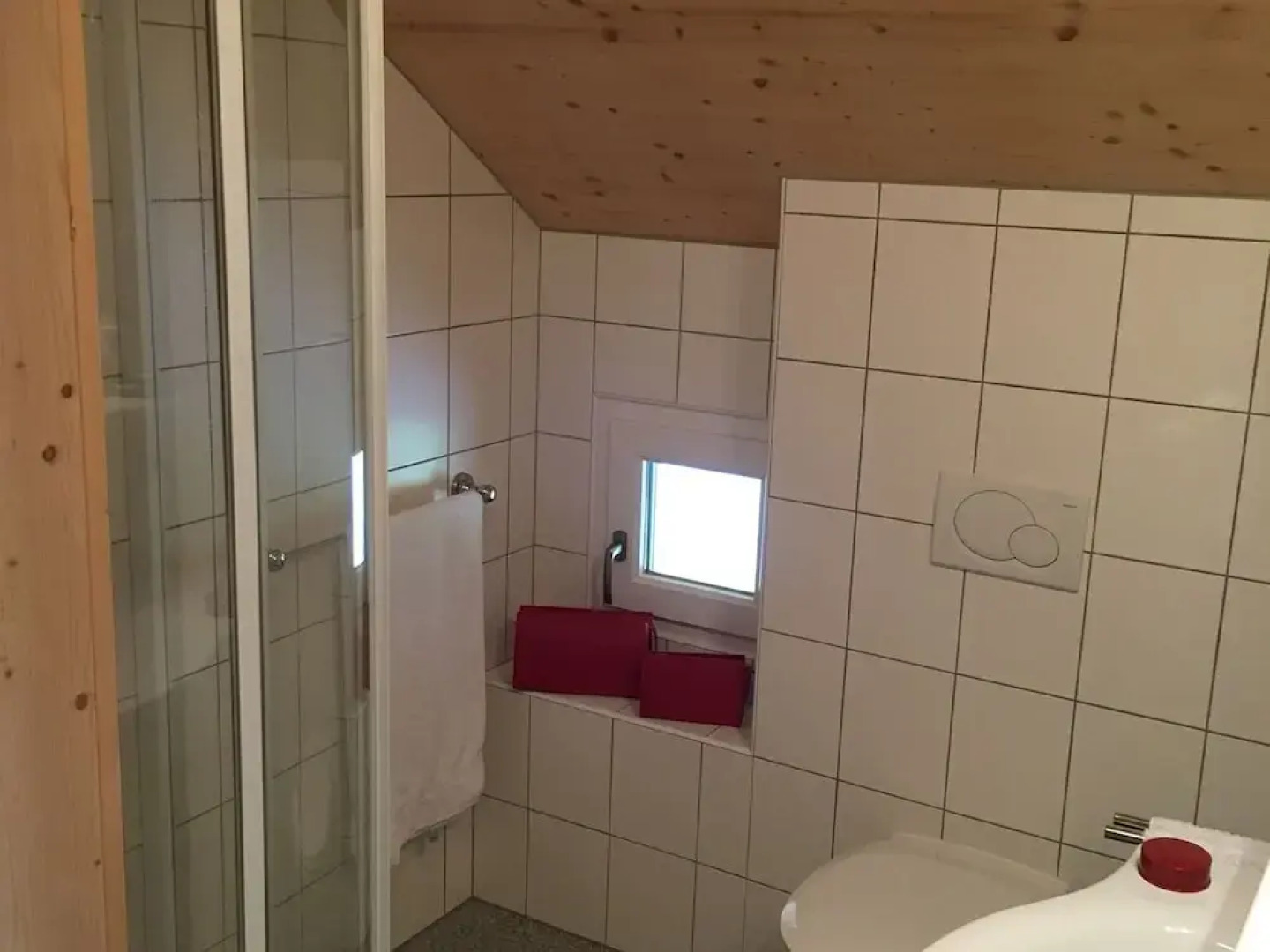 Detached Wooden Chalet with Sauna near Kreischberg