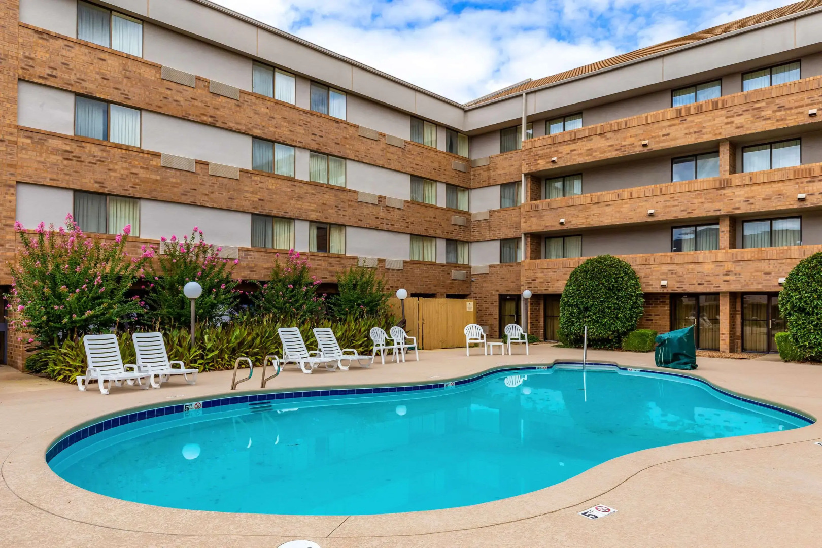 Tulsa Square Hotel Central, I-44 By OYO