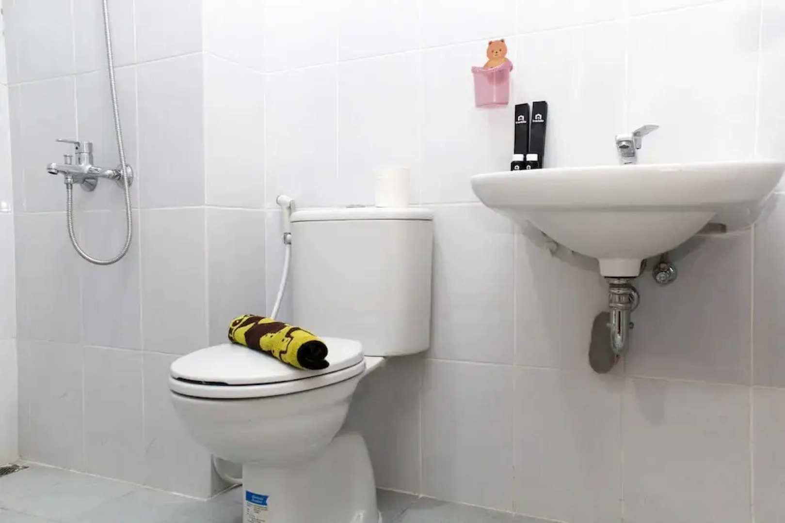 Fancy And Elegant Studio At Patraland Urbano Apartment