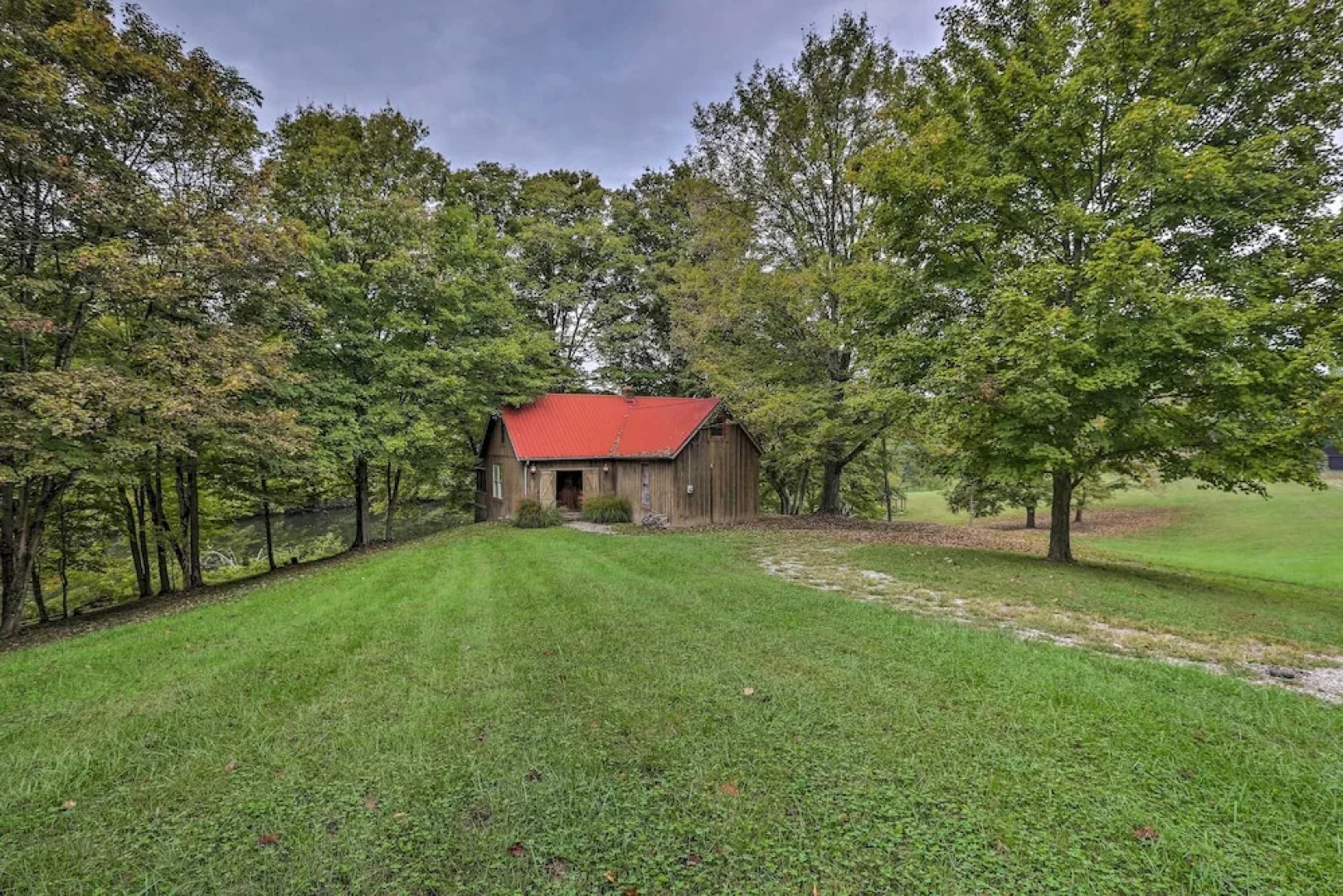 Rustic Cabin in the Woods: 2-acre Fishing Pond!