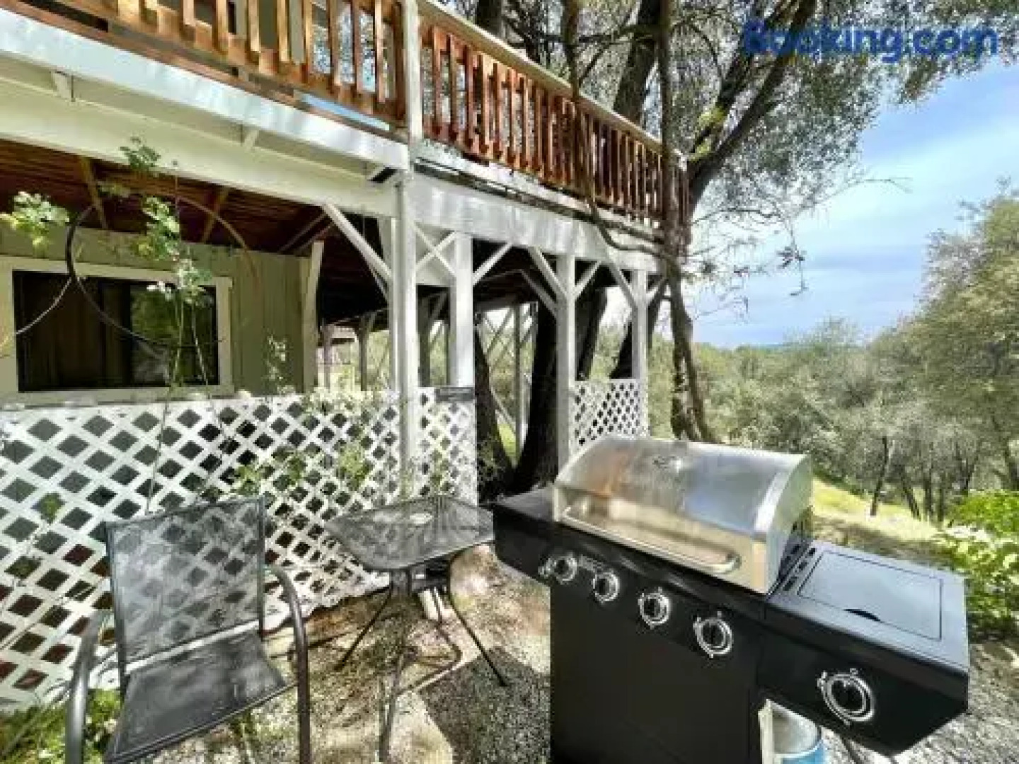 Sierra Mountain Lodge