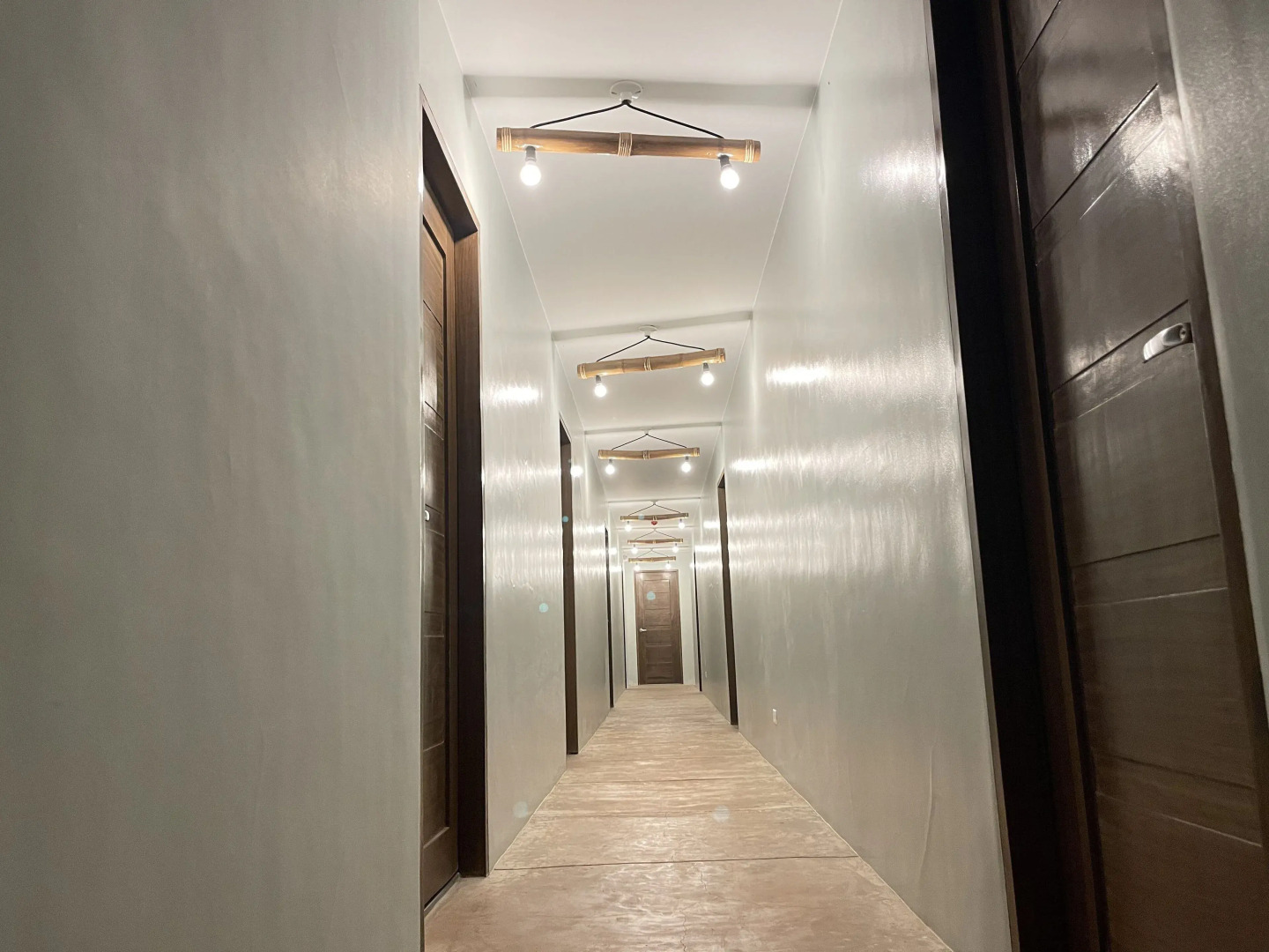 Outpost Hostel - Coron